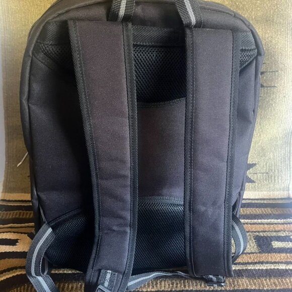 Solo New York Metropolitan Backpack 16" Laptop Bag Detach Sleeve  Black Warranty - Picture 3 of 11